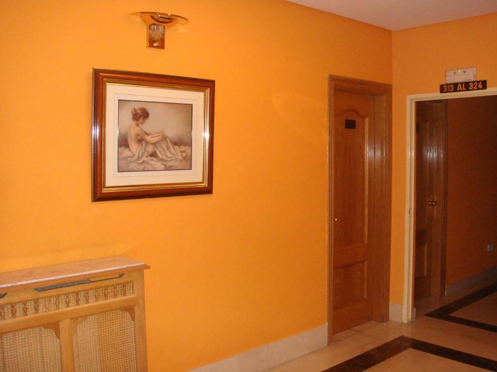 Hostal Serpol ปาเลนเซีย ภายนอก รูปภาพ